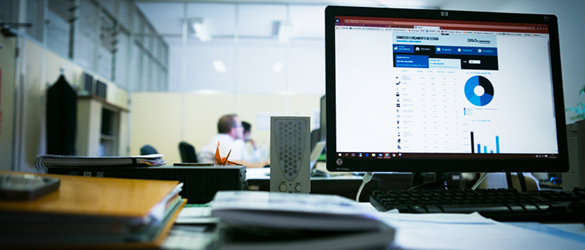 Ecra De Computador Com Imagem De Um Grafico Sobre Secretaria